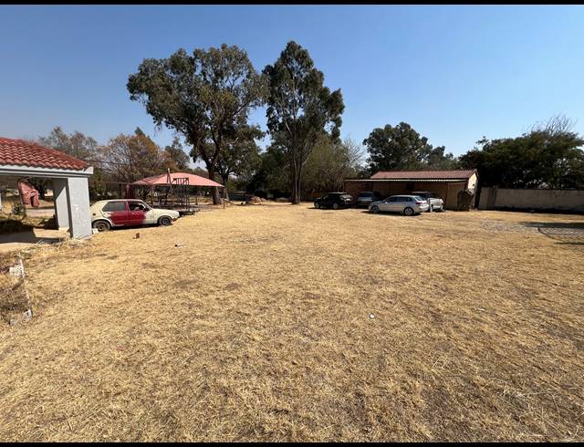 6 BEDROOM HOUSE FOR SALE IN PRESIDENT PARK